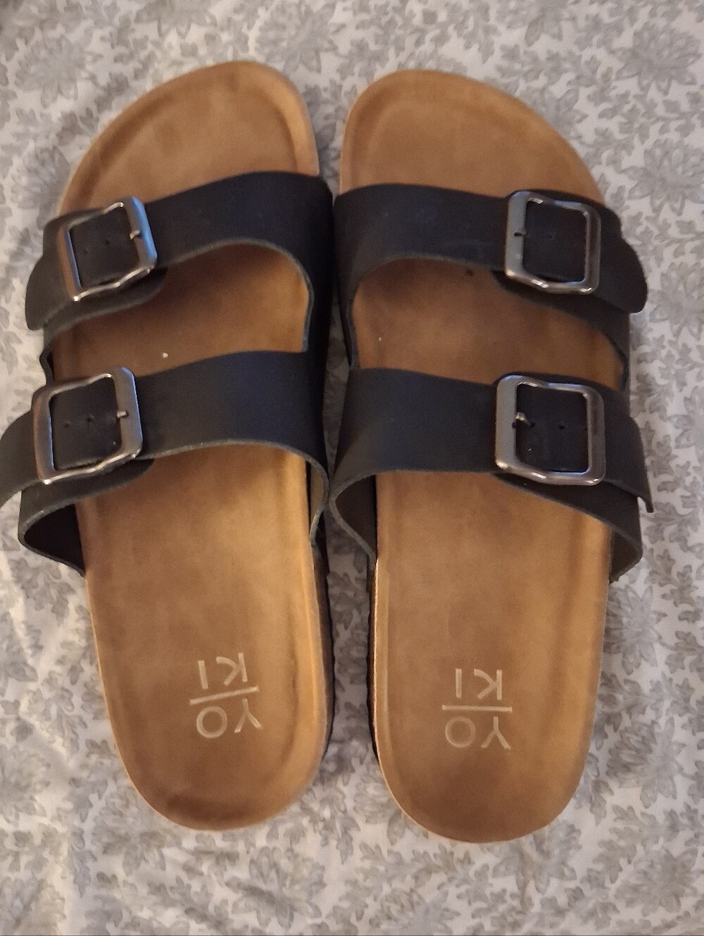 Yoki Black Sandals Size 7.5